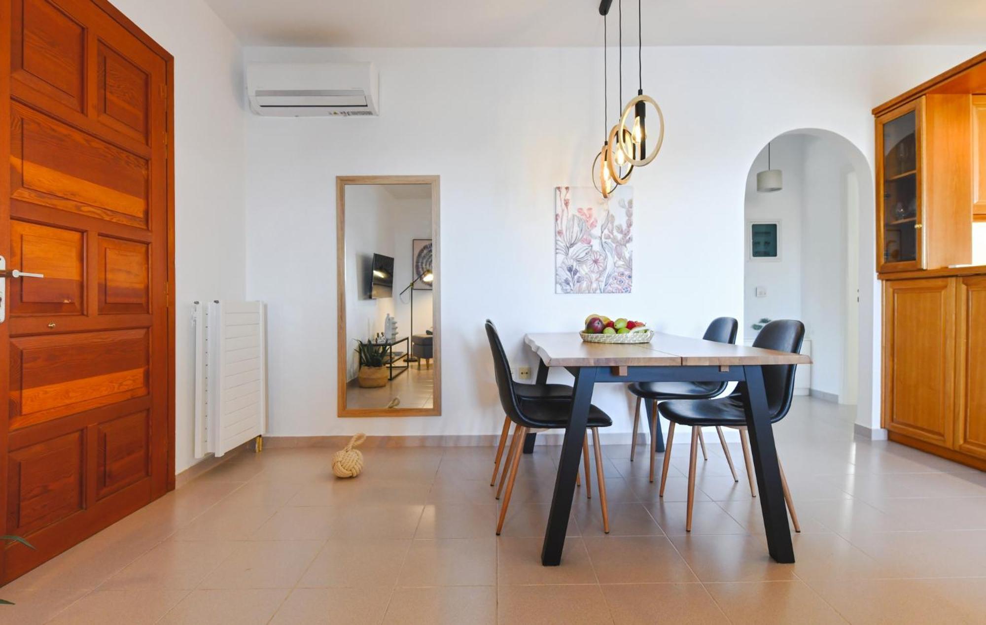Amazing 2 Bedroom Apartment Overlooking The Marina Of Vourkari Exterior photo