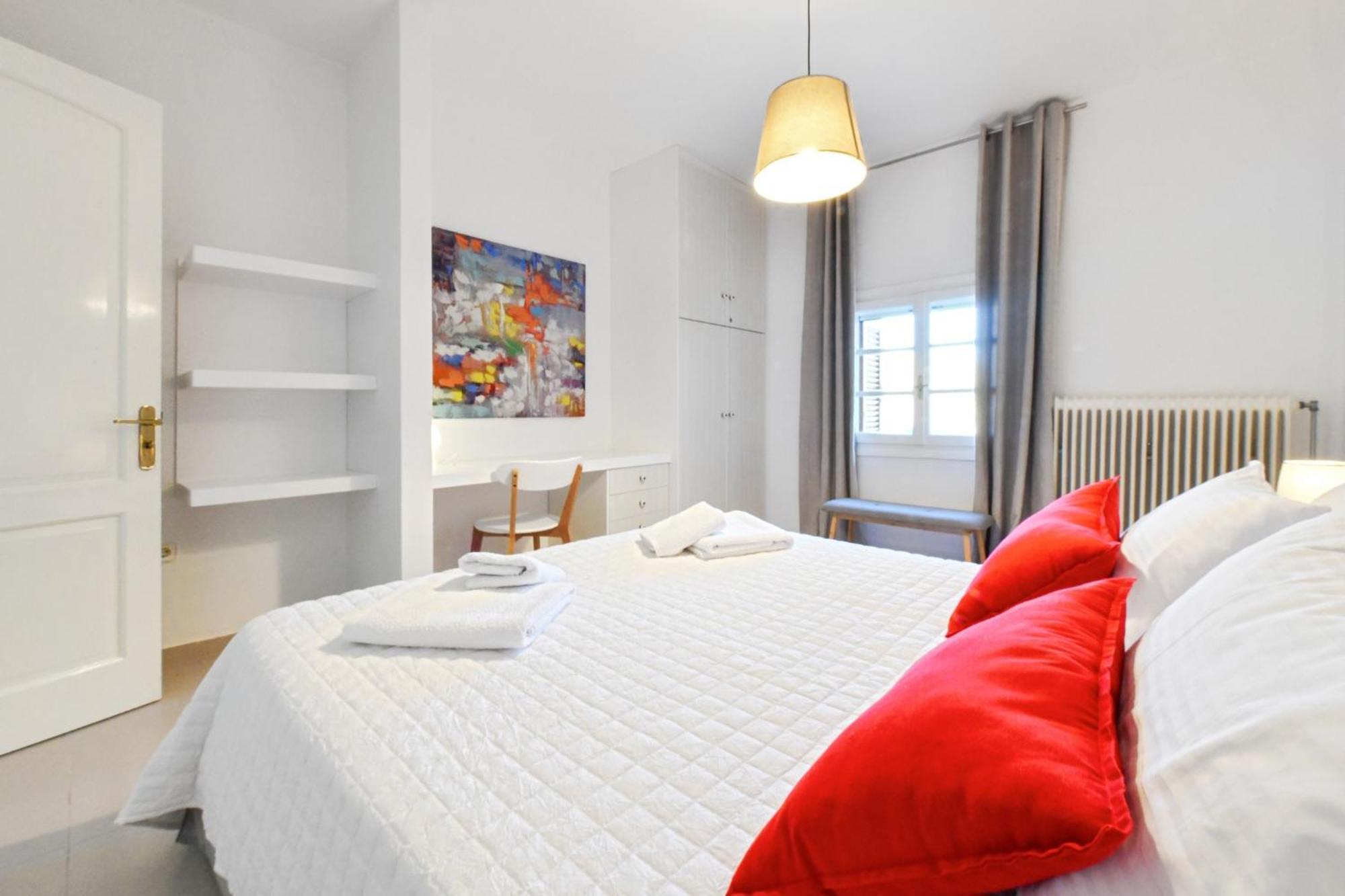 Amazing 2 Bedroom Apartment Overlooking The Marina Of Vourkari Exterior photo