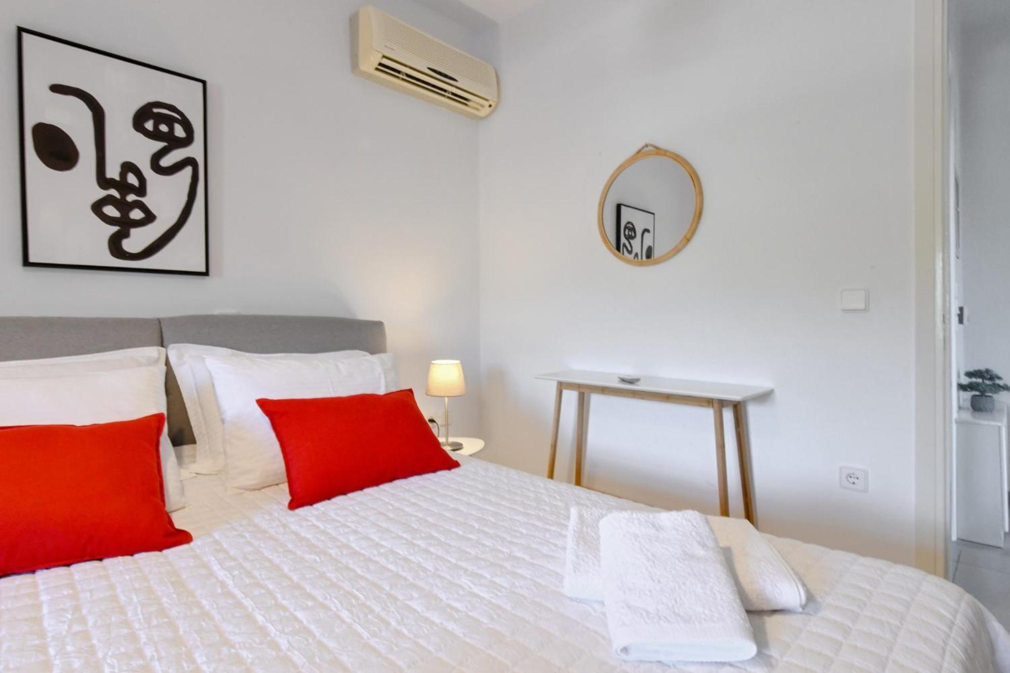 Amazing 2 Bedroom Apartment Overlooking The Marina Of Vourkari Exterior photo